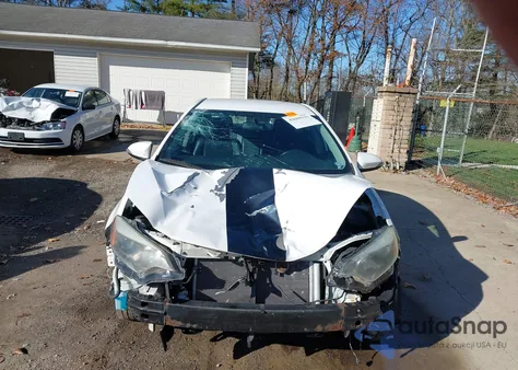 2015 Toyota Corolla S Plus z USA, uszkodzony, nr VIN 2T1BURHEXFC397894